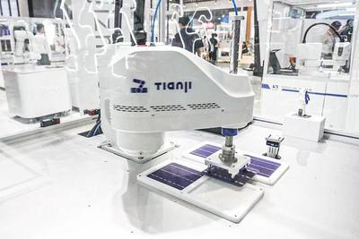 【圖集】從玩魔方的機器人到冬奧會新材料,直擊第23屆工博會現(xiàn)場